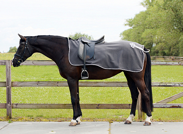 QHP uitrijdeken fleece met ornament